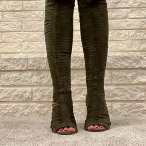 ‼️SOLD‼️ Cape Ribbon Thigh Highs